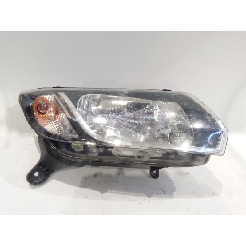 Recambio de faro derecho para dacia sandero ii 1.5 dci referencia OEM IAM 260105344R  