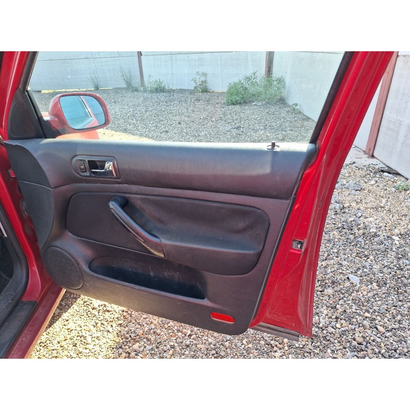 Recambio de guarnecido puerta delantera derecha para volkswagen golf iv (1j1) 1.9 tdi referencia OEM IAM   