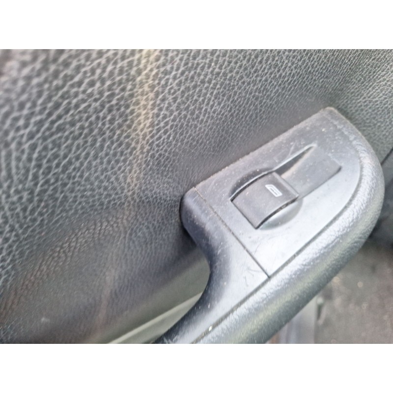 Recambio de mando elevalunas trasero izquierdo para audi a6 c5 (4b2) 2.4 referencia OEM IAM   