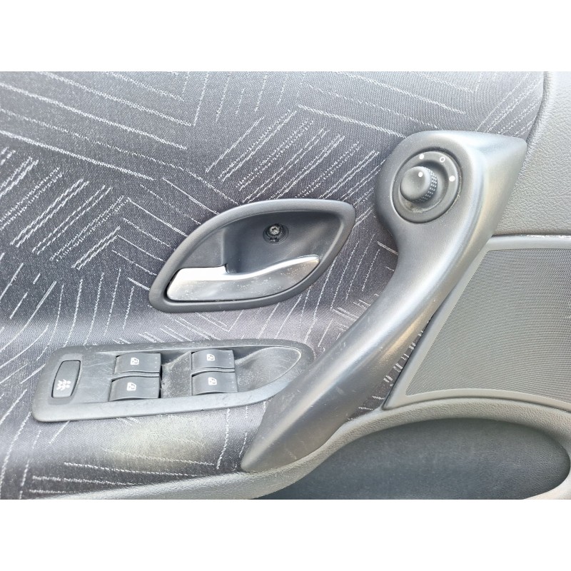 Recambio de maneta interior delantera izquierda para renault laguna ii (bg0/1_) 1.9 dci (bg08, bg0g) referencia OEM IAM   