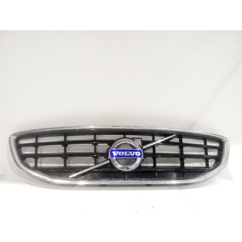 Recambio de rejilla paragolpes central para volvo v40 hatchback (525) d2 referencia OEM IAM 31408929  