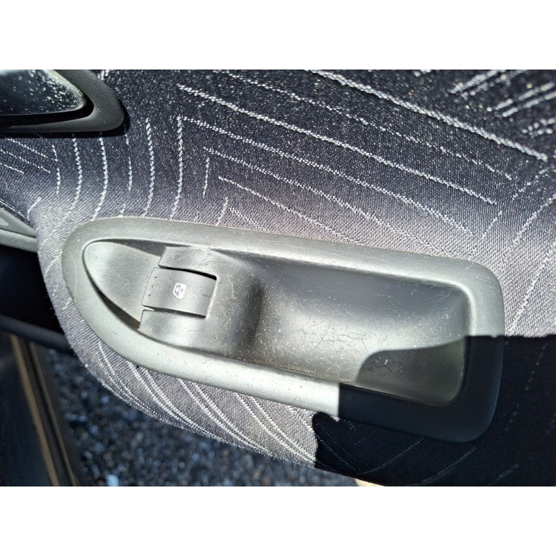 Recambio de mando elevalunas trasero derecho para renault laguna ii (bg0/1_) 1.9 dci (bg08, bg0g) referencia OEM IAM   