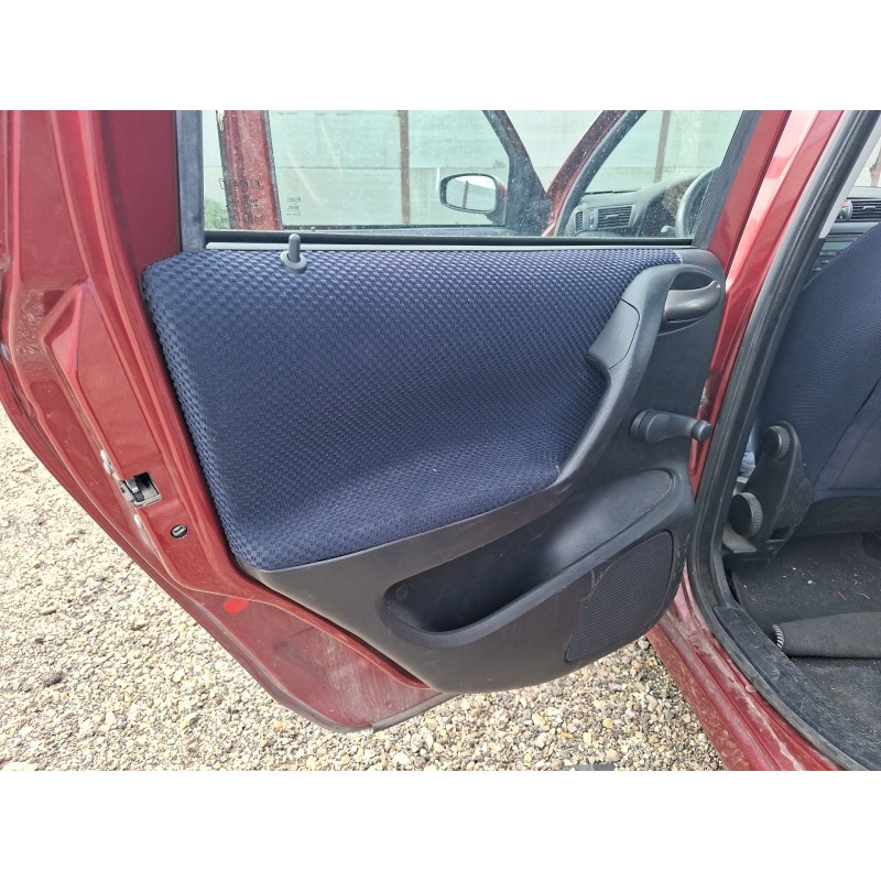 Recambio de guarnecido puerta trasero izquierdo para fiat stilo (192_) 1.6 16v (192_xb1a) referencia OEM IAM   