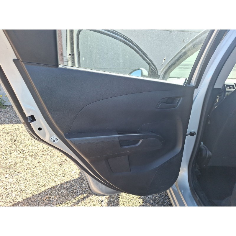 Recambio de guarnecido puerta trasero izquierdo para chevrolet aveo fastback (t300) 1.3 d referencia OEM IAM   