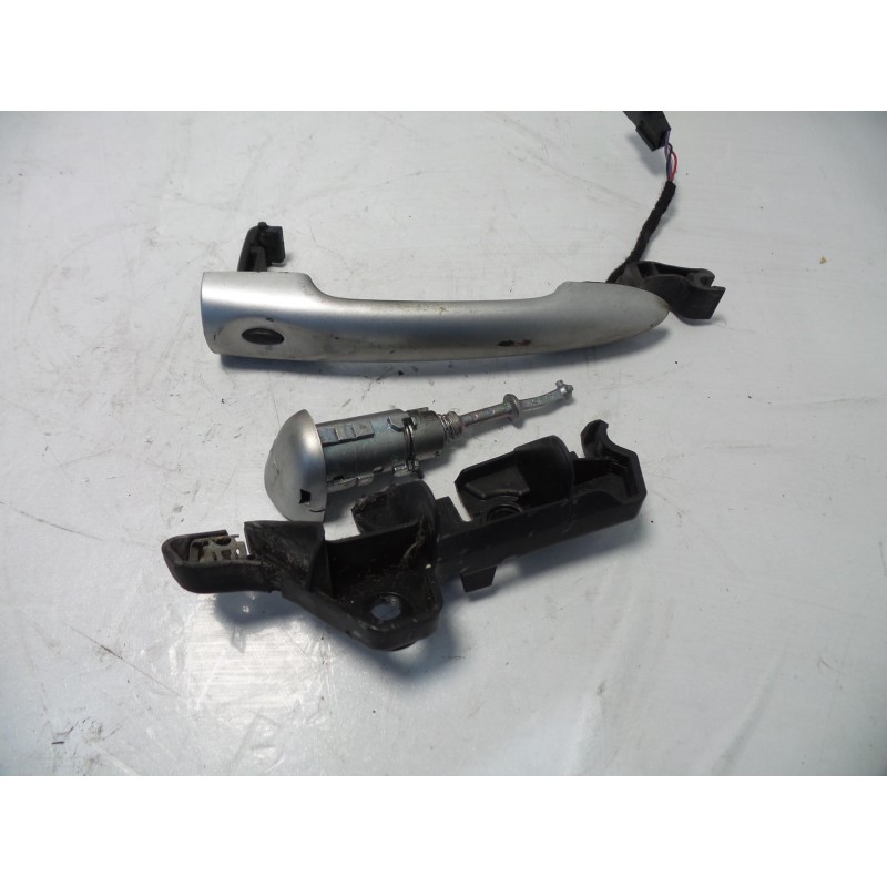 Recambio de maneta exterior delantera izquierda bombin - 501992 para renault megane iiidtour referencia OEM IAM 501992 RENAULT M