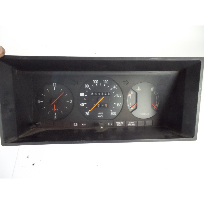 Recambio de cuadro instrumentos velocimetro para volvo 460 l referencia OEM IAM  VOLVO 460 L (464) 2.0 [1988 - 1996] Saloon 