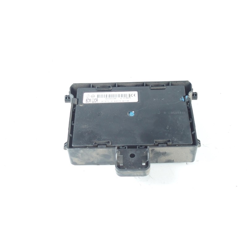 Recambio de caja reles / fusibles - 8200652285b para renault clio iii referencia OEM IAM 8200652285B  