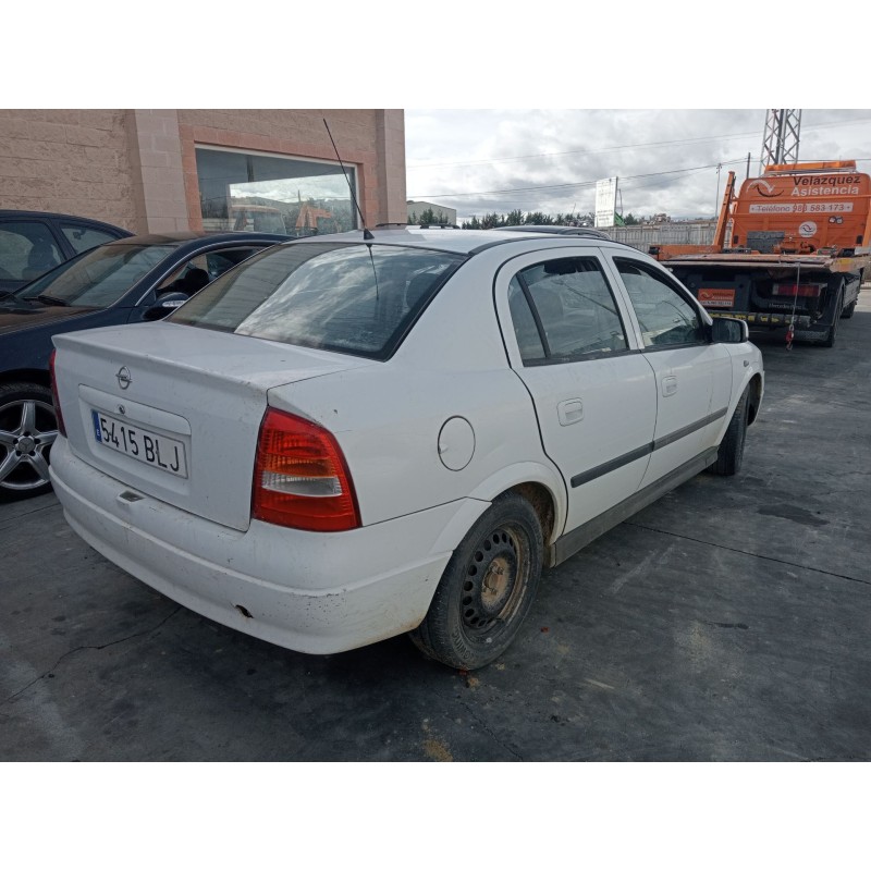 opel astra g sedán (t98) del año 2001