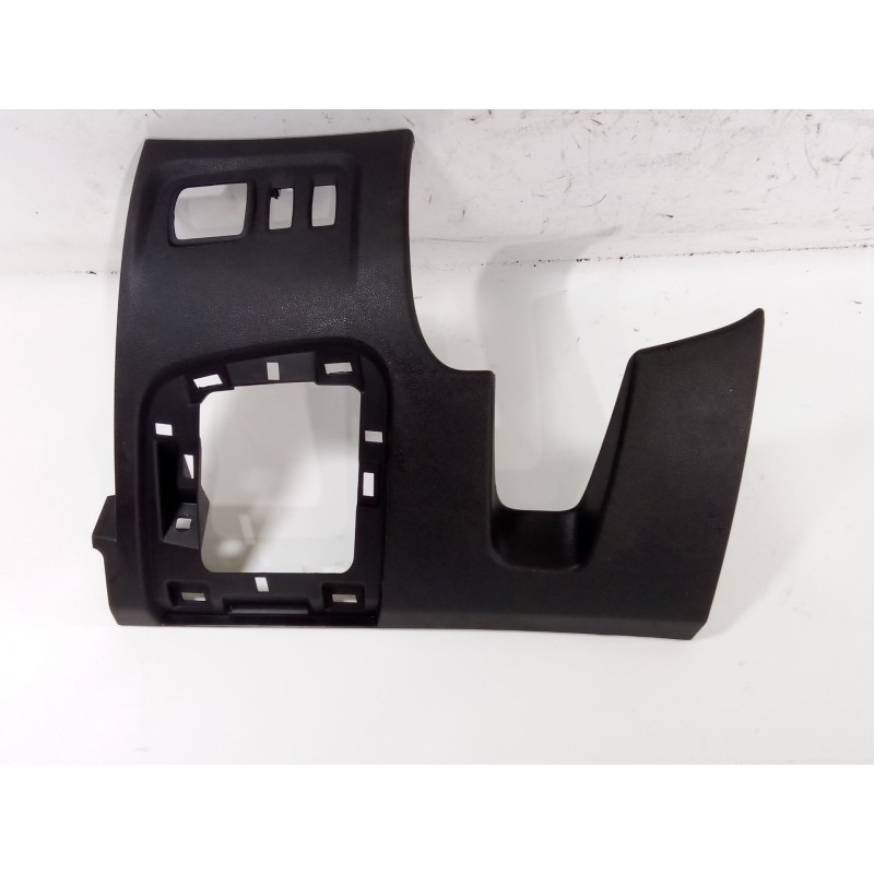 Recambio de embellecedor para renault captur i (j5_, h5_) 0.9 tce 90 referencia OEM IAM 689215084r  