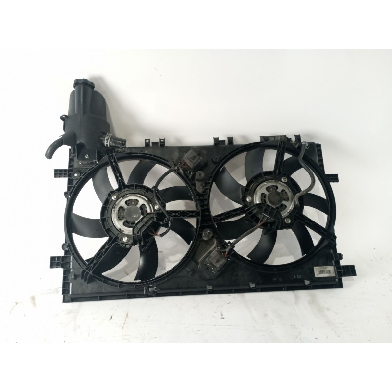 Recambio de electroventilador para opel insignia a sedán (g09) 2.0 cdti (69) referencia OEM IAM 13223018  