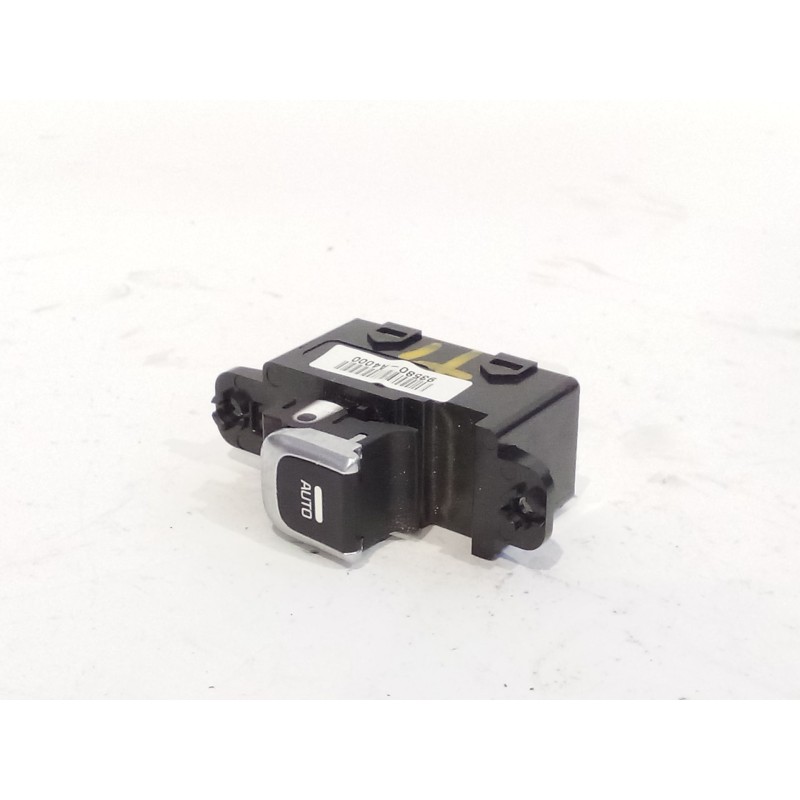 Recambio de boton elevalunas izquierdo para kia carens iv 1.6 gdi referencia OEM IAM 93580  