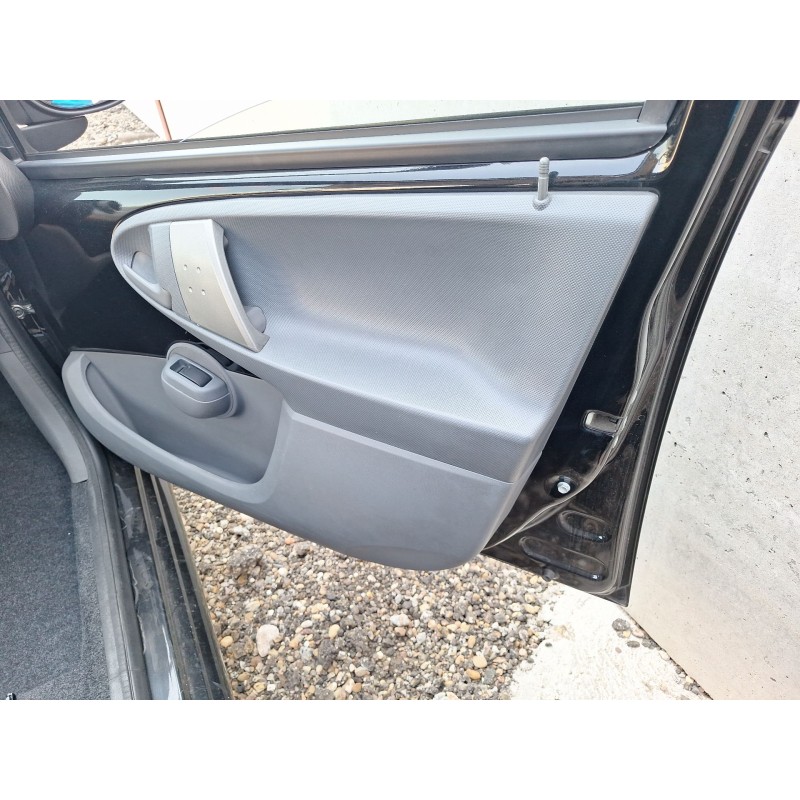 Recambio de guarnecido puerta delantera derecha para toyota aygo (_b1_) 1.0 (kgb10_) referencia OEM IAM   