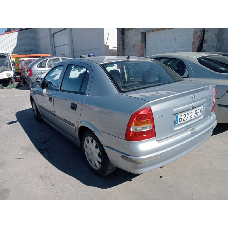 opel astra g sedán (t98) del año 2001