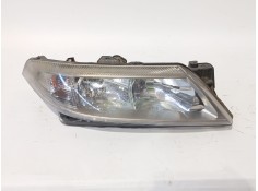 Recambio de faro derecho para renault laguna ii referencia OEM IAM 89008081  