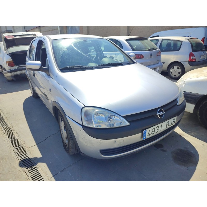 opel corsa c (x01) del año 2001