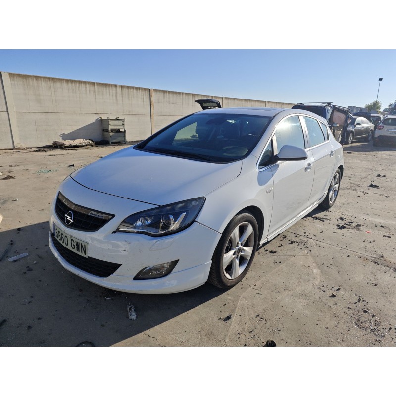 opel astra j (p10) del año 2010