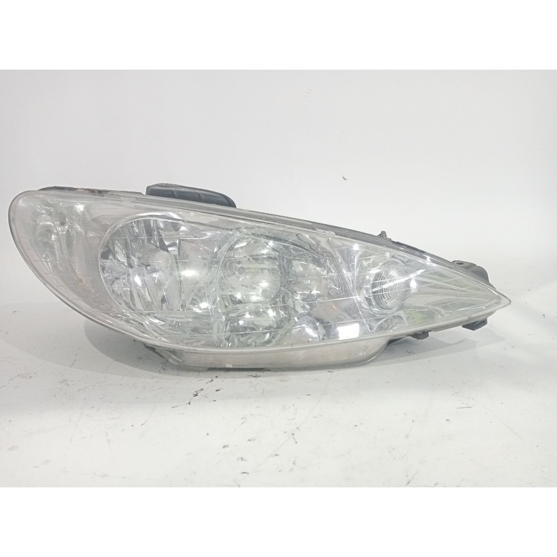 Recambio de faro derecho para peugeot c15,xsara,berlingo.peugeot 607 ,206 referencia OEM IAM 9628666780/6205S9087276  