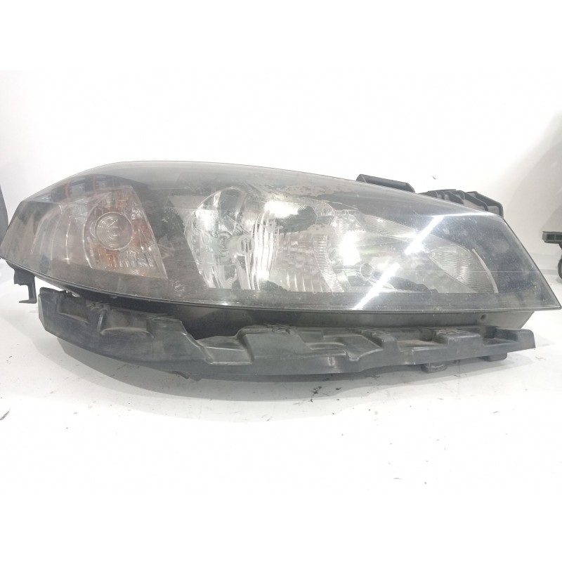 Recambio de faro derecho para renault laguna referencia OEM IAM 8200481197  