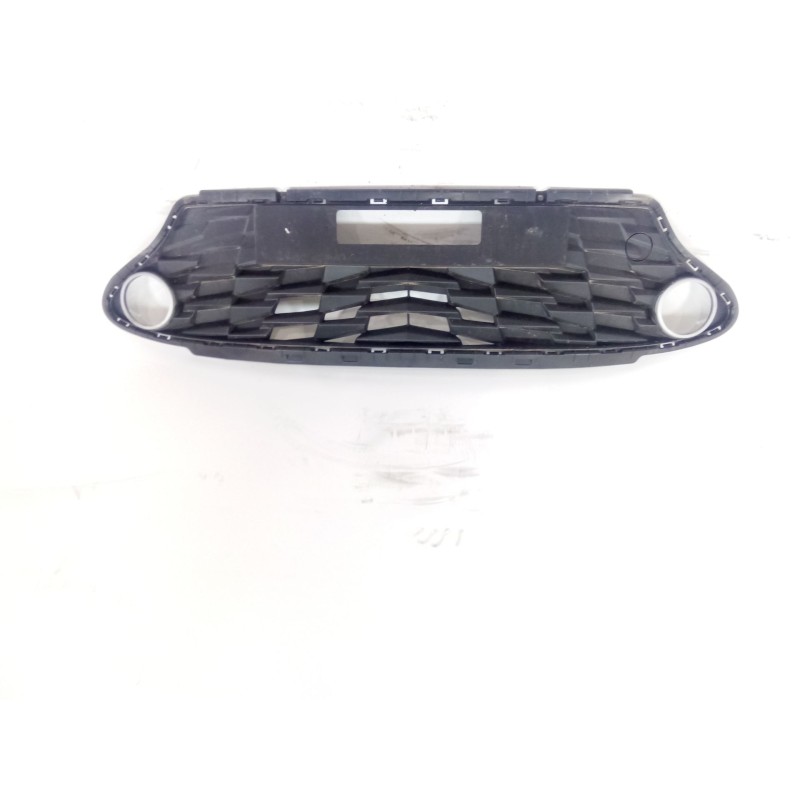 Recambio de rejilla delantera para hyundai i10 iii (ac3, ai3) 1.0 mpi referencia OEM IAM sinreferencia  