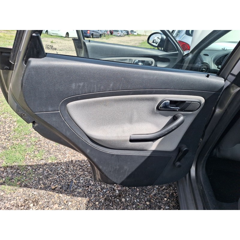 Recambio de guarnecido puerta trasero izquierdo para seat cordoba (6l2) 1.4 16v referencia OEM IAM   