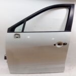 puerta_delantera_izquierda_801014883r_color_carroceria_ov369_ice_white_bc_renault_scenic_iii_jz0_1_1_5_dci