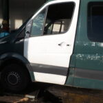 cristal_ventana_puerta_delantera_izquierda_mercedes_benz_sprinter_906