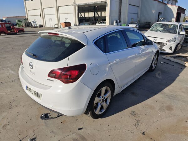 opel_astra_j_p10