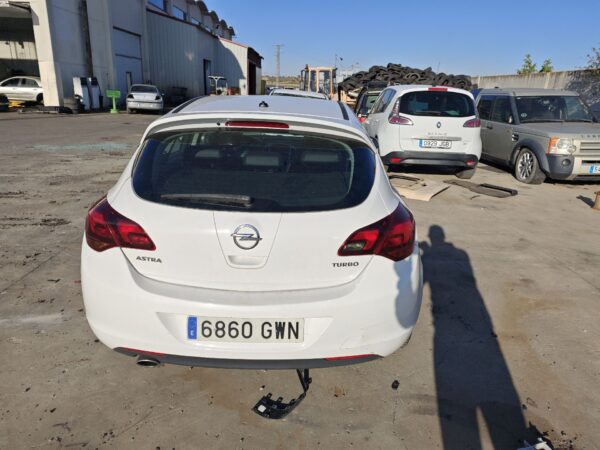 opel_astra_j_p10