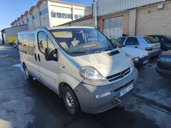 opel_vivaro_a_autobus_x83