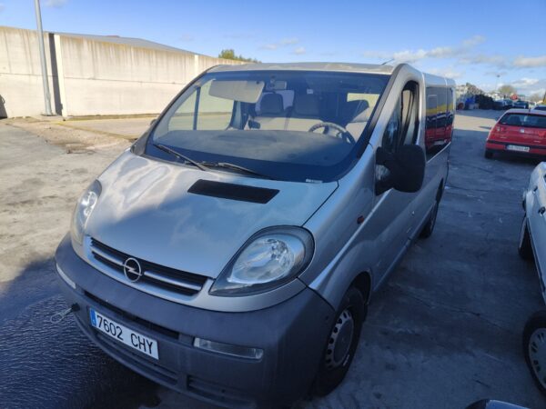 opel_vivaro_a_autobus_x83