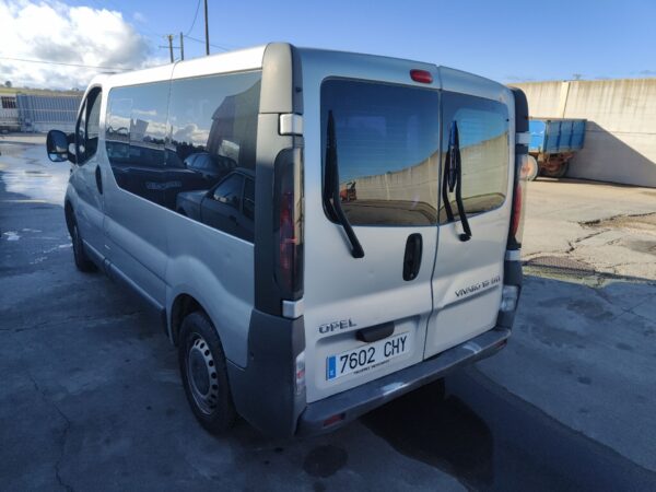 opel_vivaro_a_autobus_x83