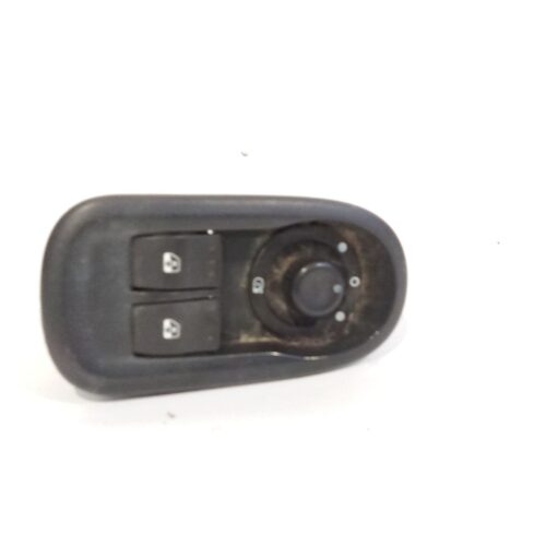 BOTON ELEVALUNAS IZQUIERDO RENAULT KANGOO / GRAND KANGOO II (KW0/1_) 1.5 DCI 85 (KW0K KW0L KW0B) - 8200476806