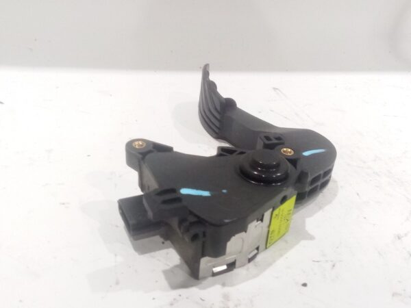 potenciometro_pedal_180020000r_18002_0000_r_renault_megane_iv_hatchback_b9a_m_n_1_5_blue_dci_115_b9a6