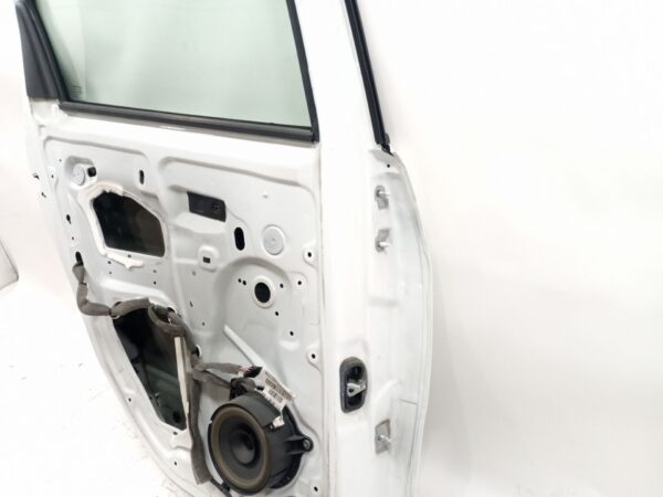 puerta_trasera_izquierda_821012747r_ov369_ice_white_bc_renault_scenic_iii_jz0_1_1_5_dci