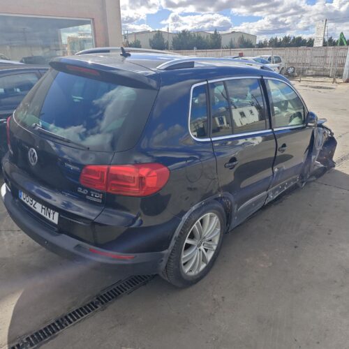 VOLKSWAGEN TIGUAN (5N_)